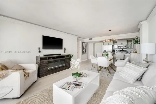 $4,000 | 600 Northeast 36th Street, Unit 1414, Miami, FL 33137