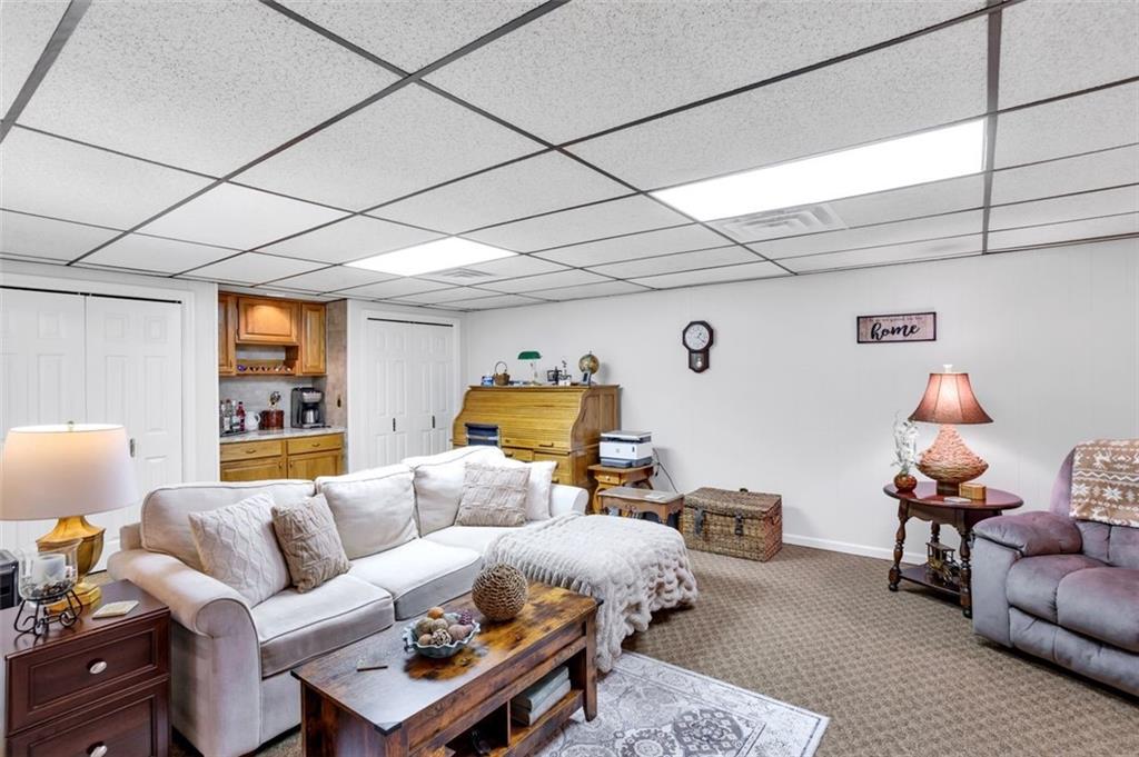 21 Unity Square Greensburg, PA 15601 - Photo 23 of 27 Enjoy those Sunday football games with all your friends!
