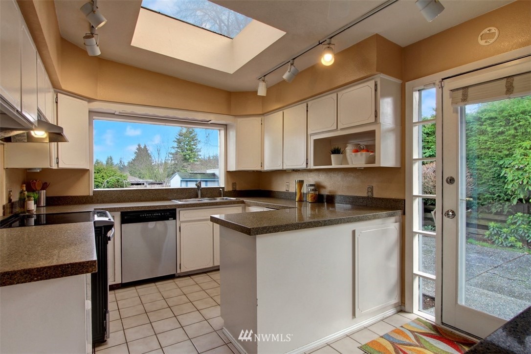 427 View Ridge Drive Everett, WA 98203 - Photo 9 of 25