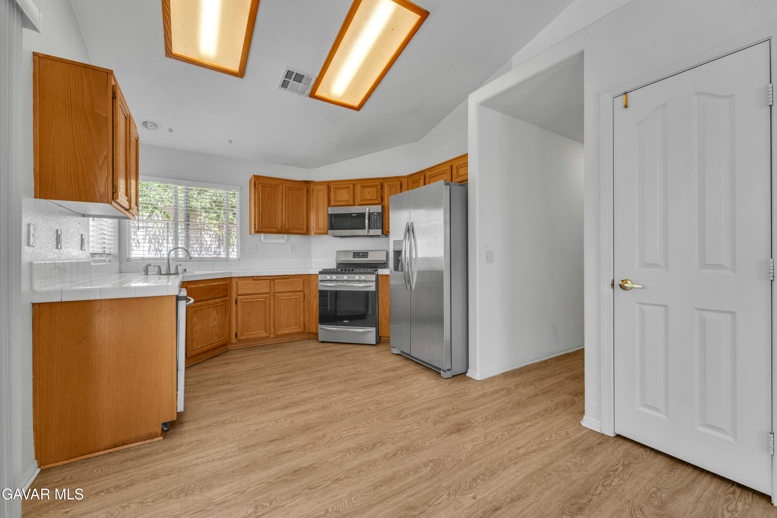 43915 Glenraven Road Lancaster, CA 93535 - Photo 6 of 28 DSC08498