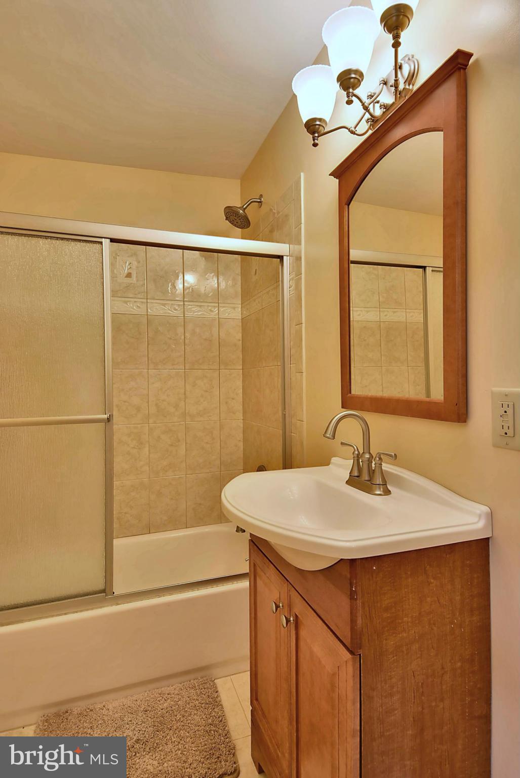315 Ashton Road Ashton, MD 20861 - Photo 21 of 30 Bedroom level Updated hall bath