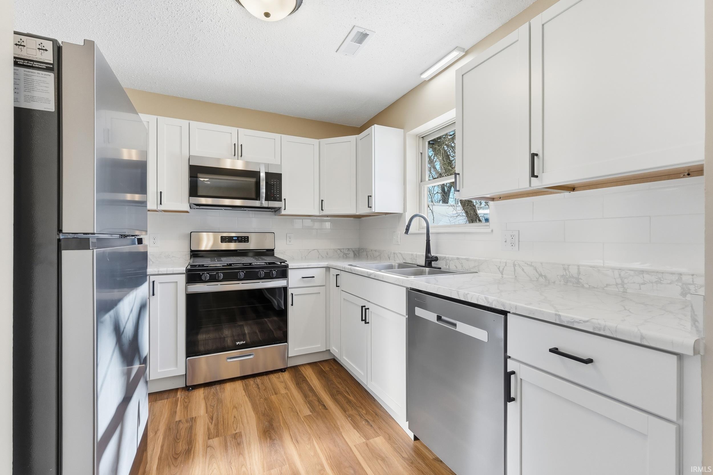 526 Lasselle Street Fort Wayne, IN 46803 - Photo 11 of 36