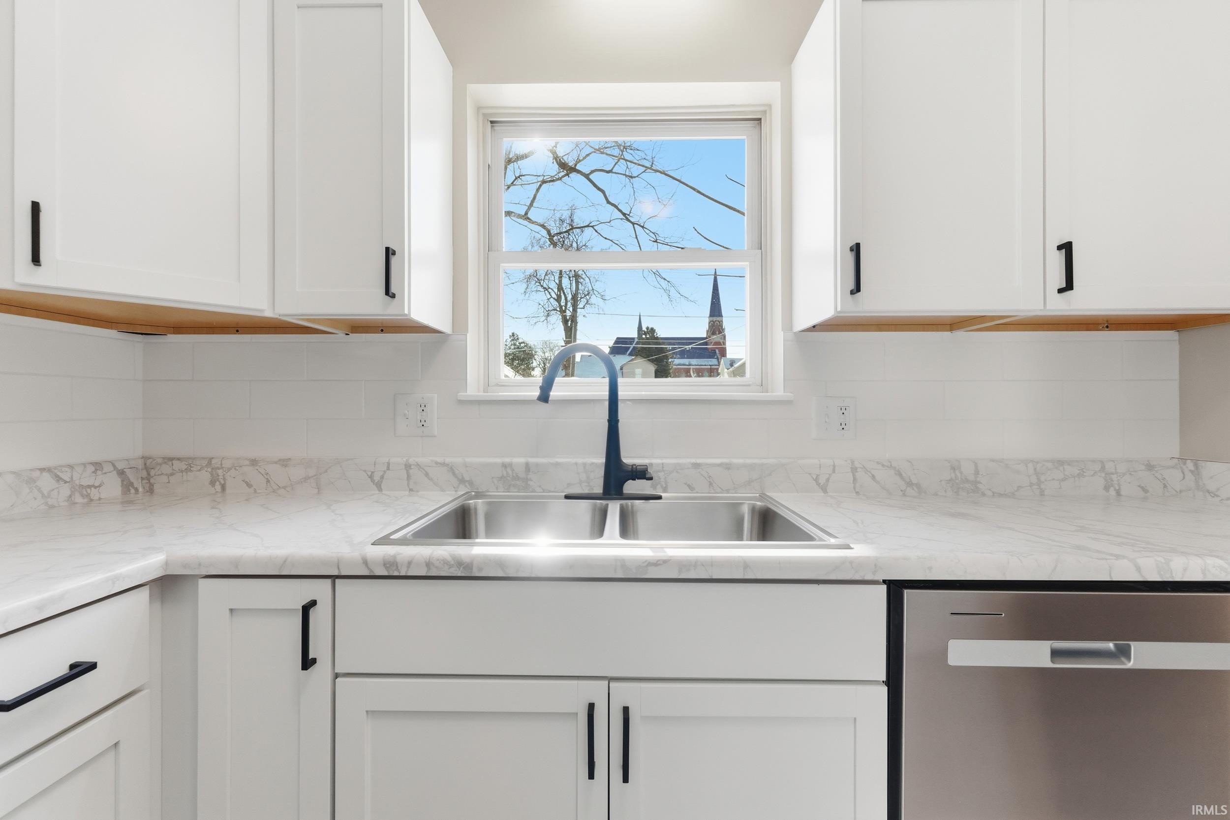 526 Lasselle Street Fort Wayne, IN 46803 - Photo 12 of 36