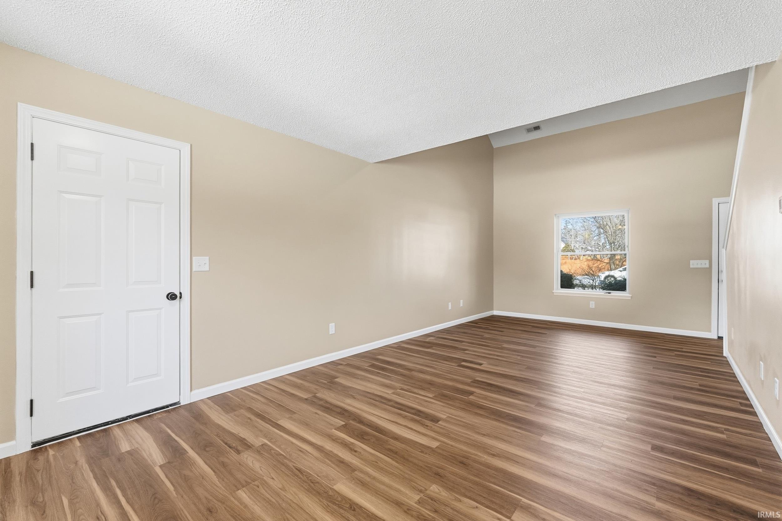 526 Lasselle Street Fort Wayne, IN 46803 - Photo 6 of 36