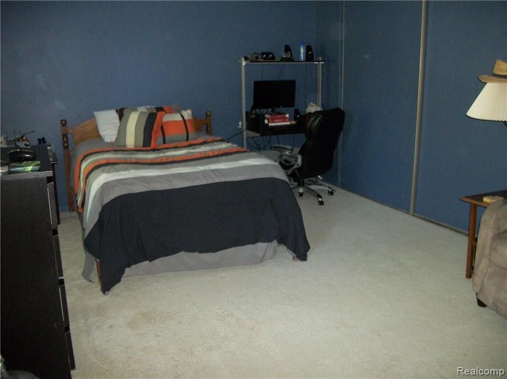 36125 Fredericksburg Road Farmington Hills, MI 48331 - Photo 44 of 63