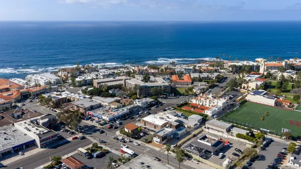 $3,100 | 520 Street La, Unit 2, La Jolla, CA 92037