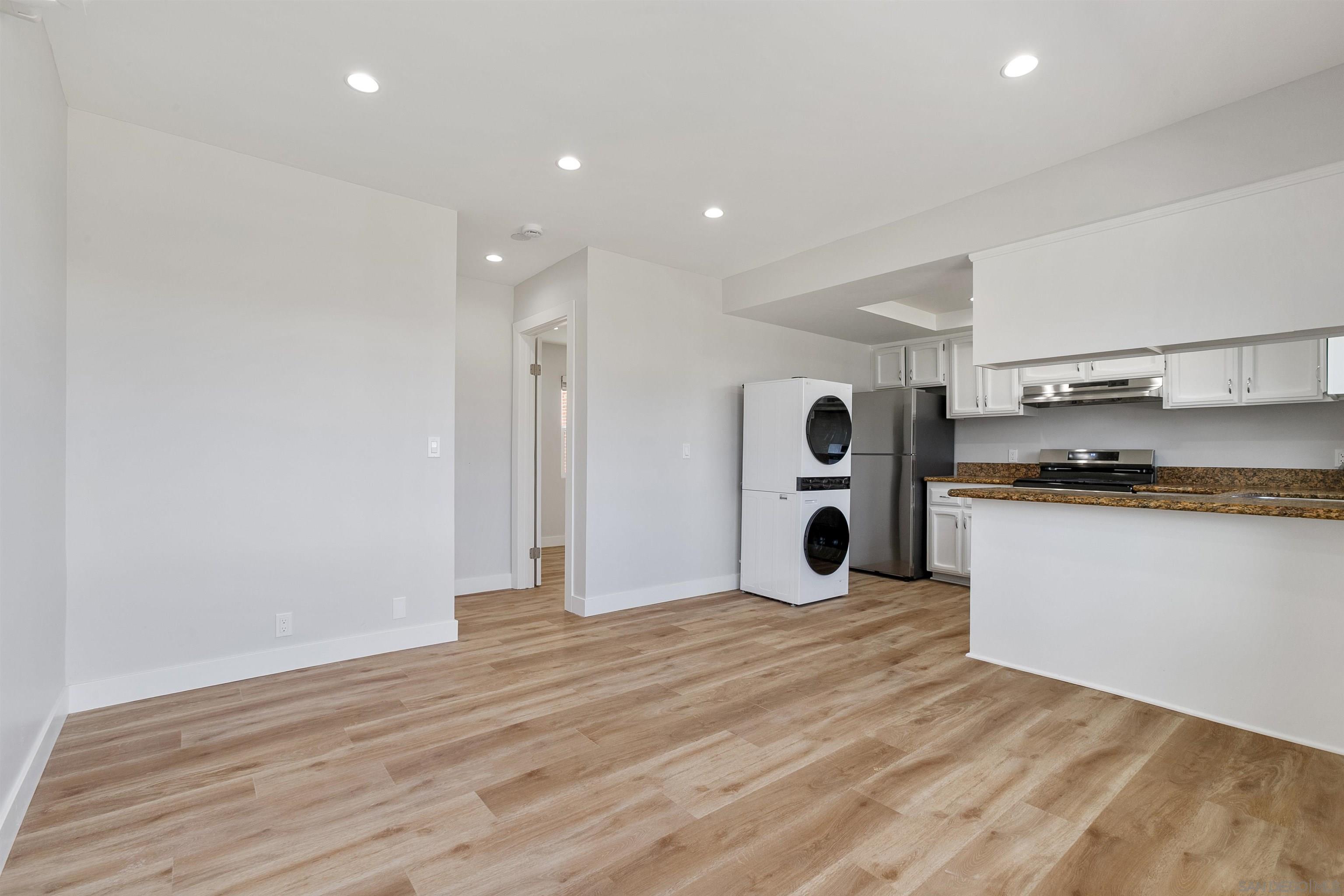 520 Street La, Unit 2 La Jolla, CA 92037 - Photo 6 of 27