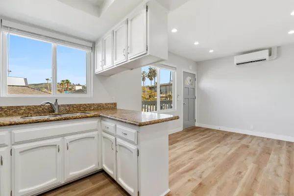 $3,100 | 520 Street La, Unit 2, La Jolla, CA 92037