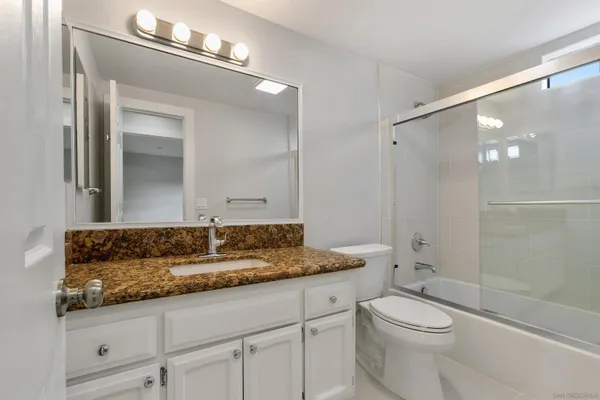 $3,100 | 520 Street La, Unit 2, La Jolla, CA 92037