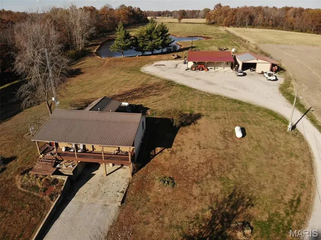 $285,000 | 7003 River Road, Iuka, IL 62849