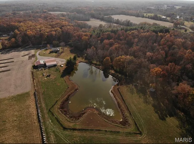 $285,000 | 7003 River Road, Iuka, IL 62849