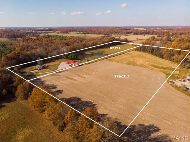 $285,000 | 7003 River Road, Iuka, IL 62849