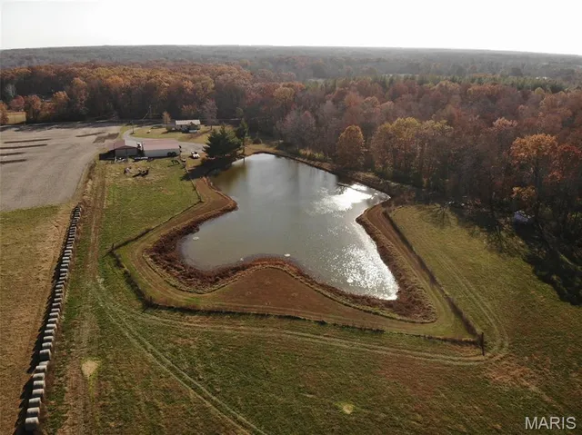 $285,000 | 7003 River Road, Iuka, IL 62849