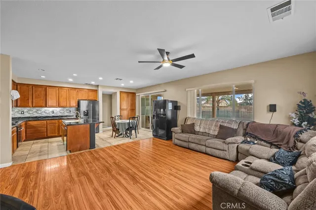 $699,990 | 150 Saddleback Way, Perris, CA 92570