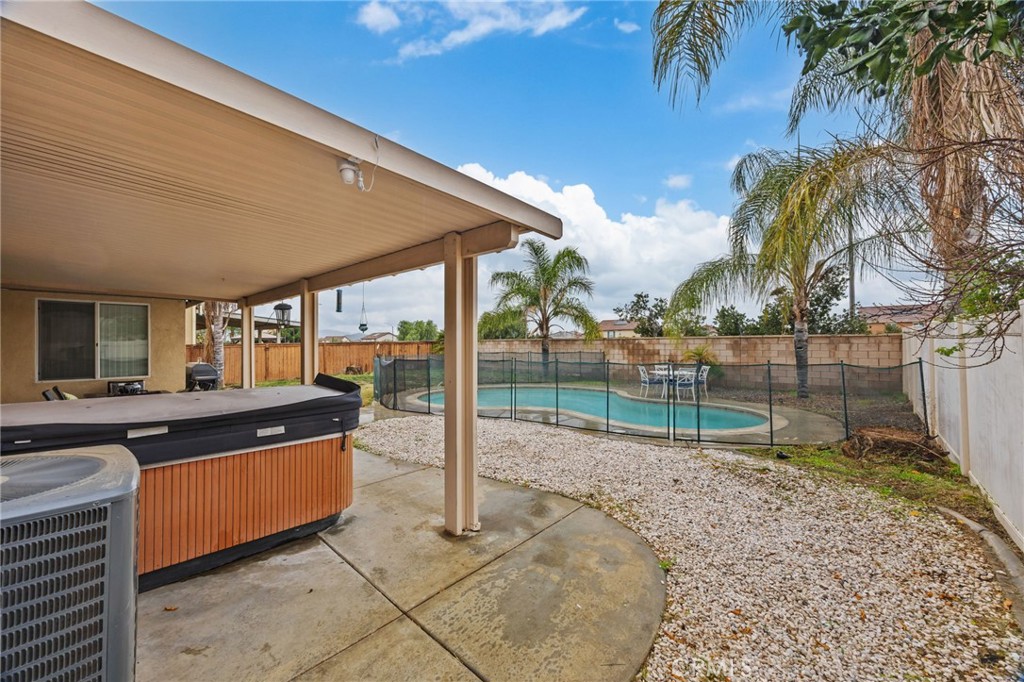 150 Saddleback Way Perris, CA 92570 - Photo 39 of 46 a view of a backyard