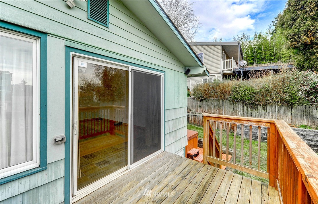 366 Earlington Avenue Southwest Renton, WA 98057 - Photo 29 of 33 a view of deck with patio