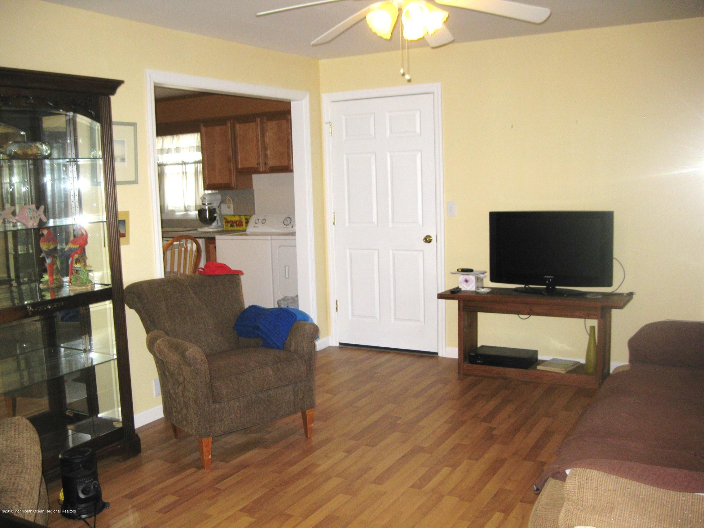 107 North Bayside Road Lavallette, NJ 08735 - Photo 4 of 11 IMG_0808
