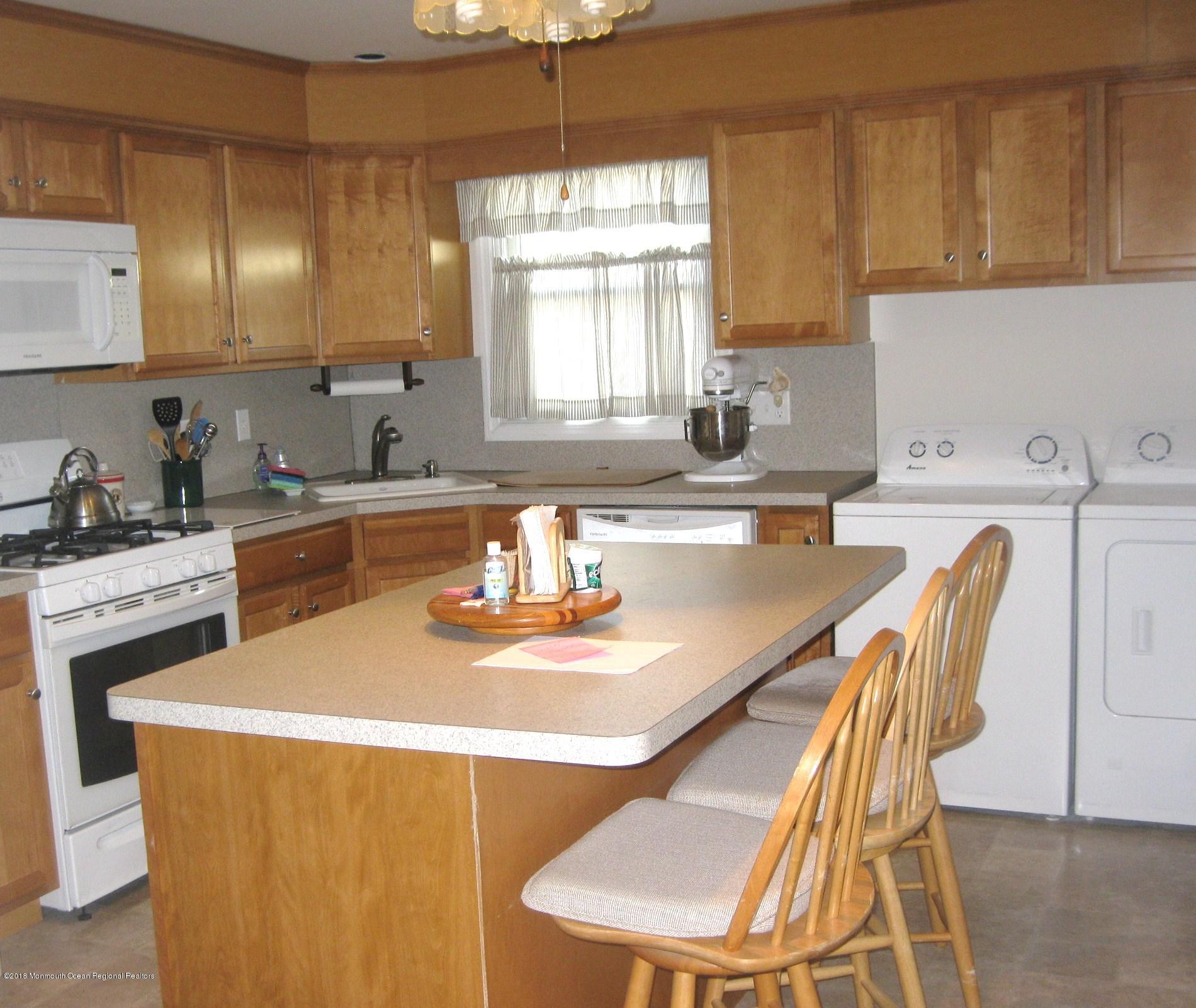 107 North Bayside Road Lavallette, NJ 08735 - Photo 5 of 11 IMG_0810