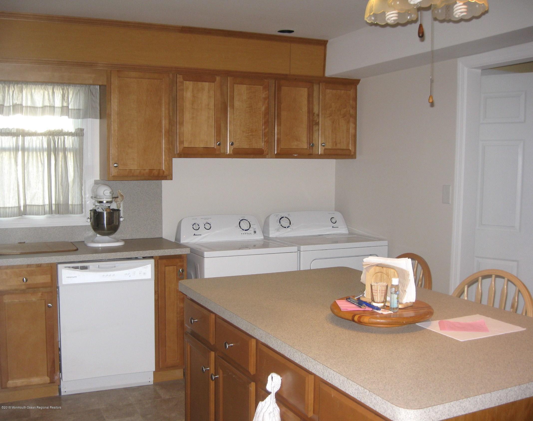 107 North Bayside Road Lavallette, NJ 08735 - Photo 6 of 11 IMG_0811