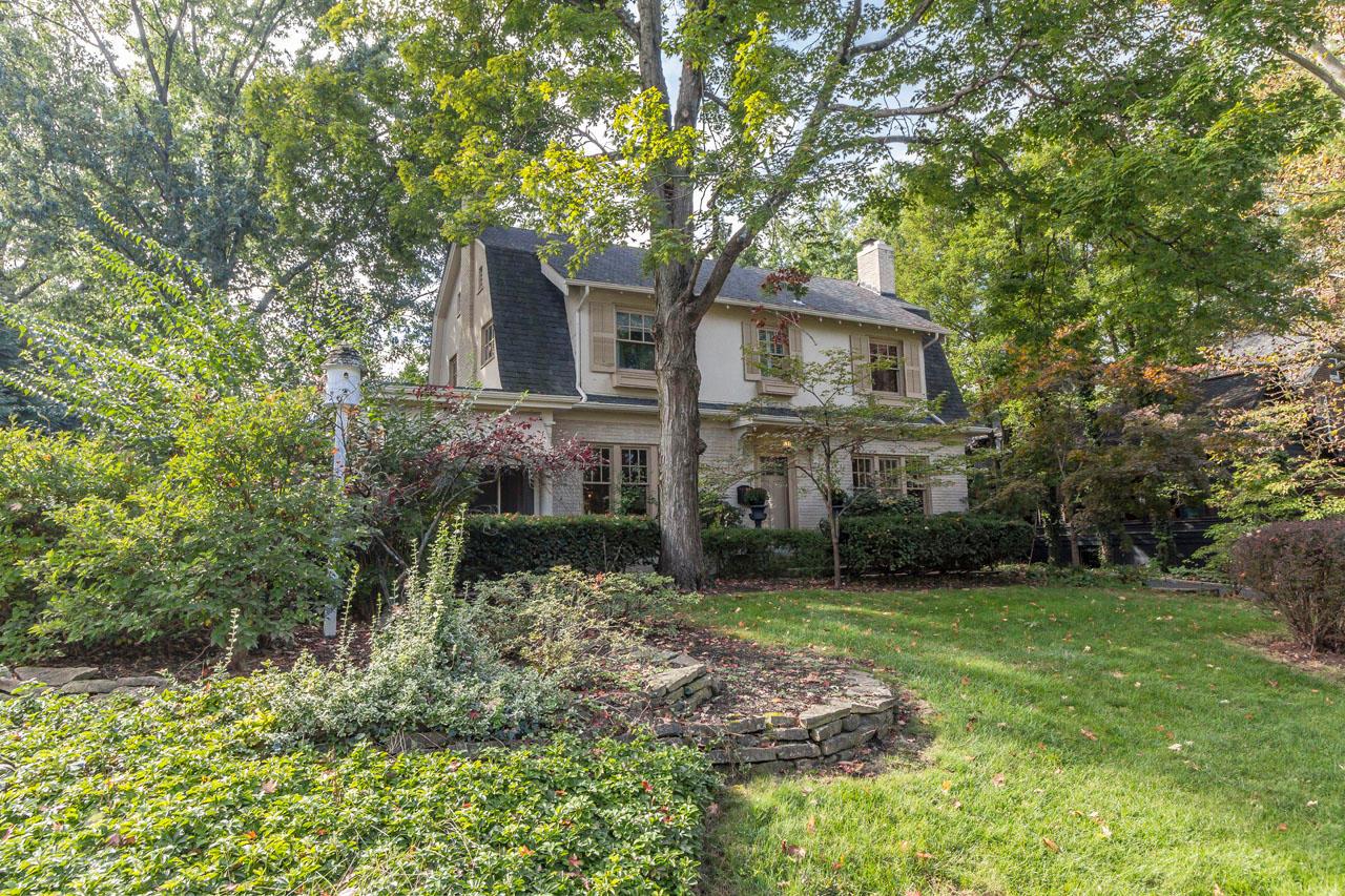 2060 North Devon Road Columbus, OH 43212 - Photo 3 of 41