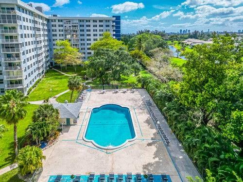 4200 Hillcrest Drive, Unit 711 Hollywood, FL 33021 - Photo 20 of 37 an aerial view of a house