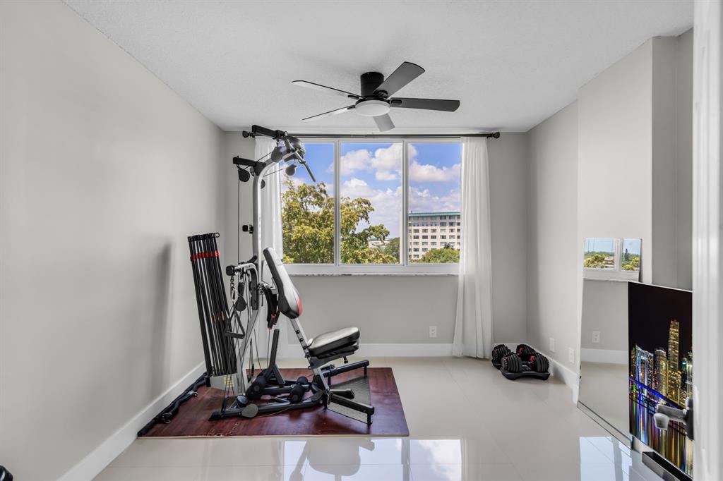 4200 Hillcrest Drive, Unit 711 Hollywood, FL 33021 - Photo 10 of 37 a room with furniture and a window