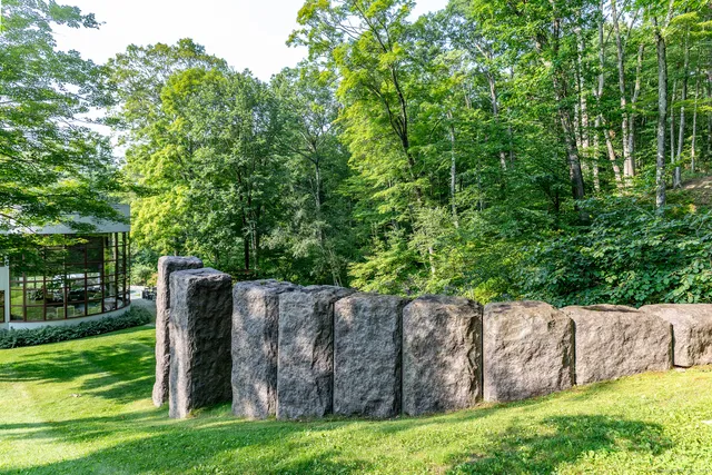 a view of livingroom with furniture