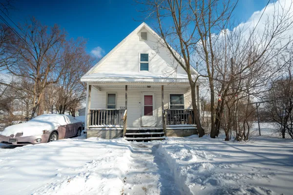 $100,000 | 734 North Martin Luther King Jr Boulevard, Lansing, MI 48915