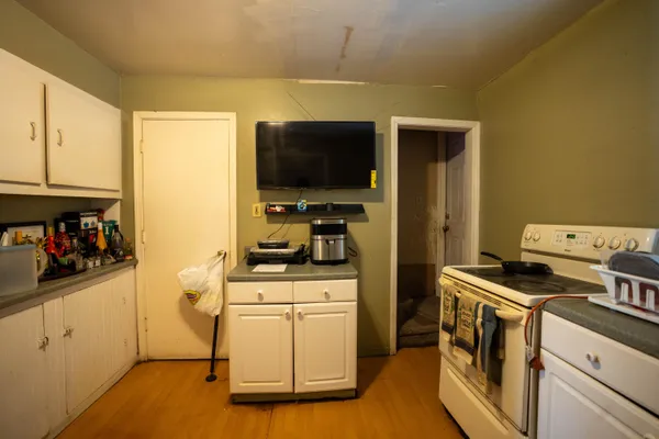 $100,000 | 734 North Martin Luther King Jr Boulevard, Lansing, MI 48915