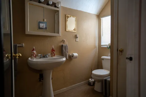 $100,000 | 734 North Martin Luther King Jr Boulevard, Lansing, MI 48915