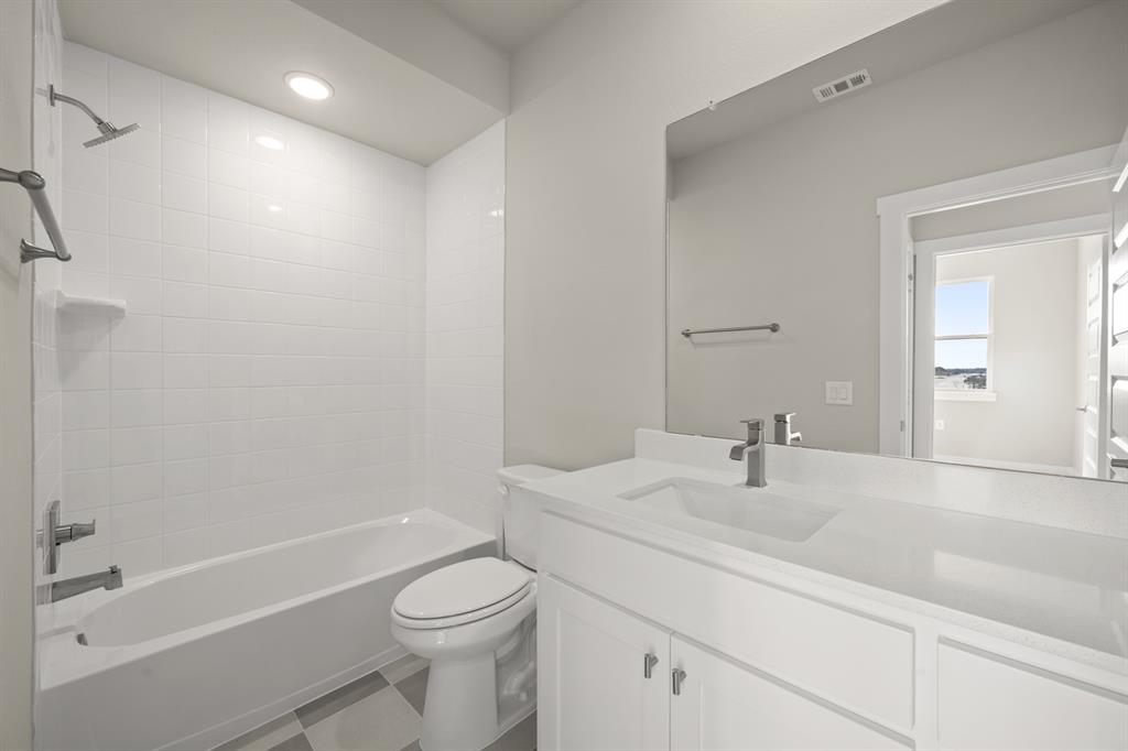 4606 White Buffalo Trail Oak Point, TX 75068 - Photo 19 of 31 4606 White Buffalo_2220_Aspen- Bathroom-1