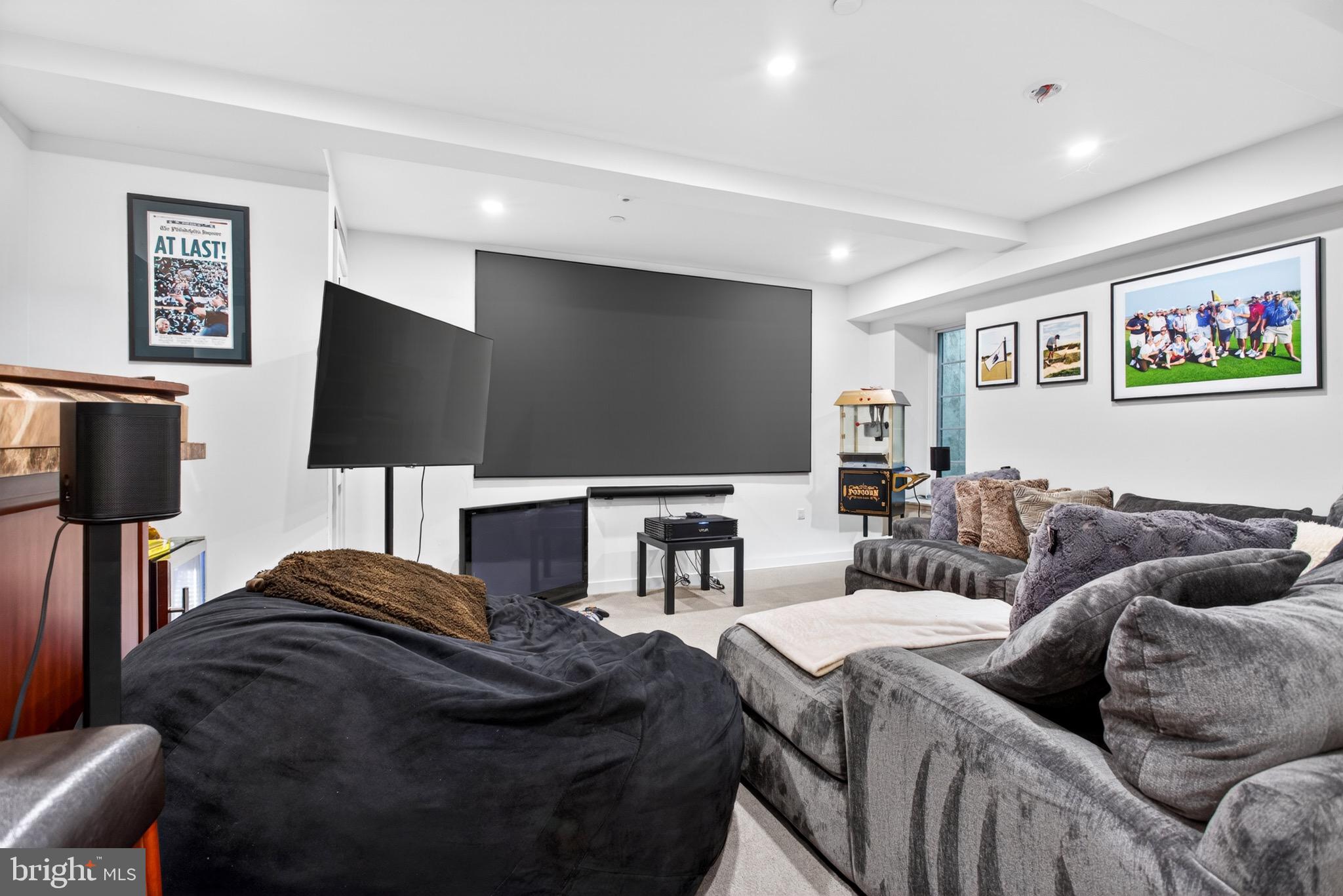 2411 Innovator Way Philadelphia, PA 19146 - Photo 20 of 26 a living room with furniture and a flat screen tv
