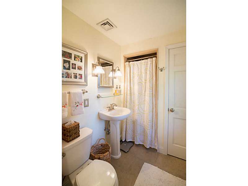 3 Old Forge Road Barrington, RI 02806 - Photo 19 of 25 Master Bath/Spa.
