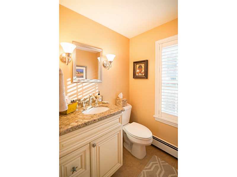 3 Old Forge Road Barrington, RI 02806 - Photo 10 of 25 Bathroom.