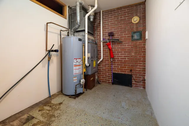 $285,900 | 323 West Graham Street, Kentland, IN 47951