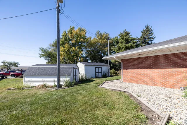 $285,900 | 323 West Graham Street, Kentland, IN 47951