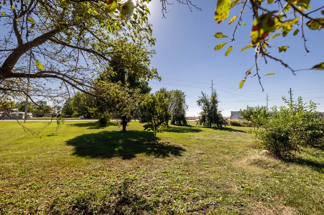 $285,900 | 323 West Graham Street, Kentland, IN 47951