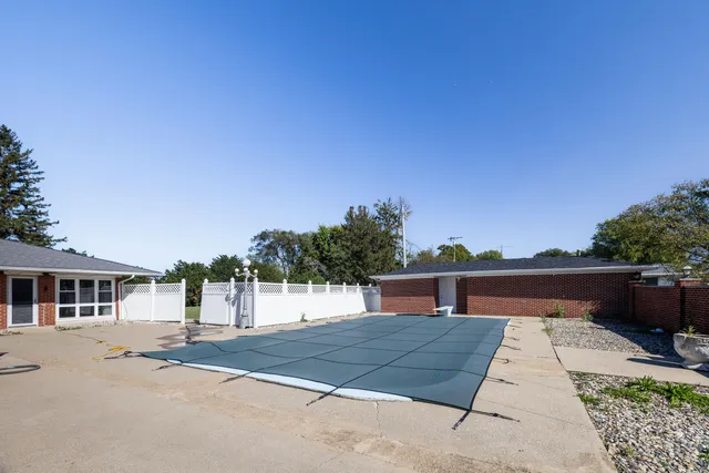 $285,900 | 323 West Graham Street, Kentland, IN 47951