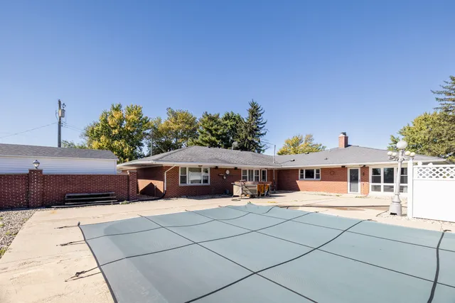 $285,900 | 323 West Graham Street, Kentland, IN 47951