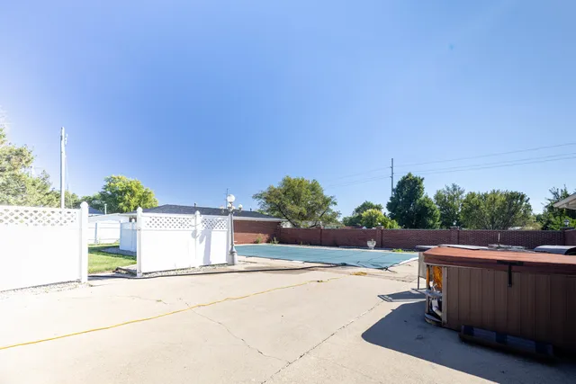 $285,900 | 323 West Graham Street, Kentland, IN 47951