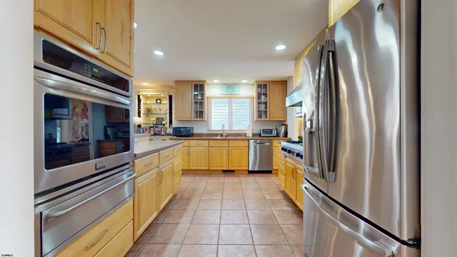 $1,225,000 | 21 Seaside Court, Margate City, NJ 08402