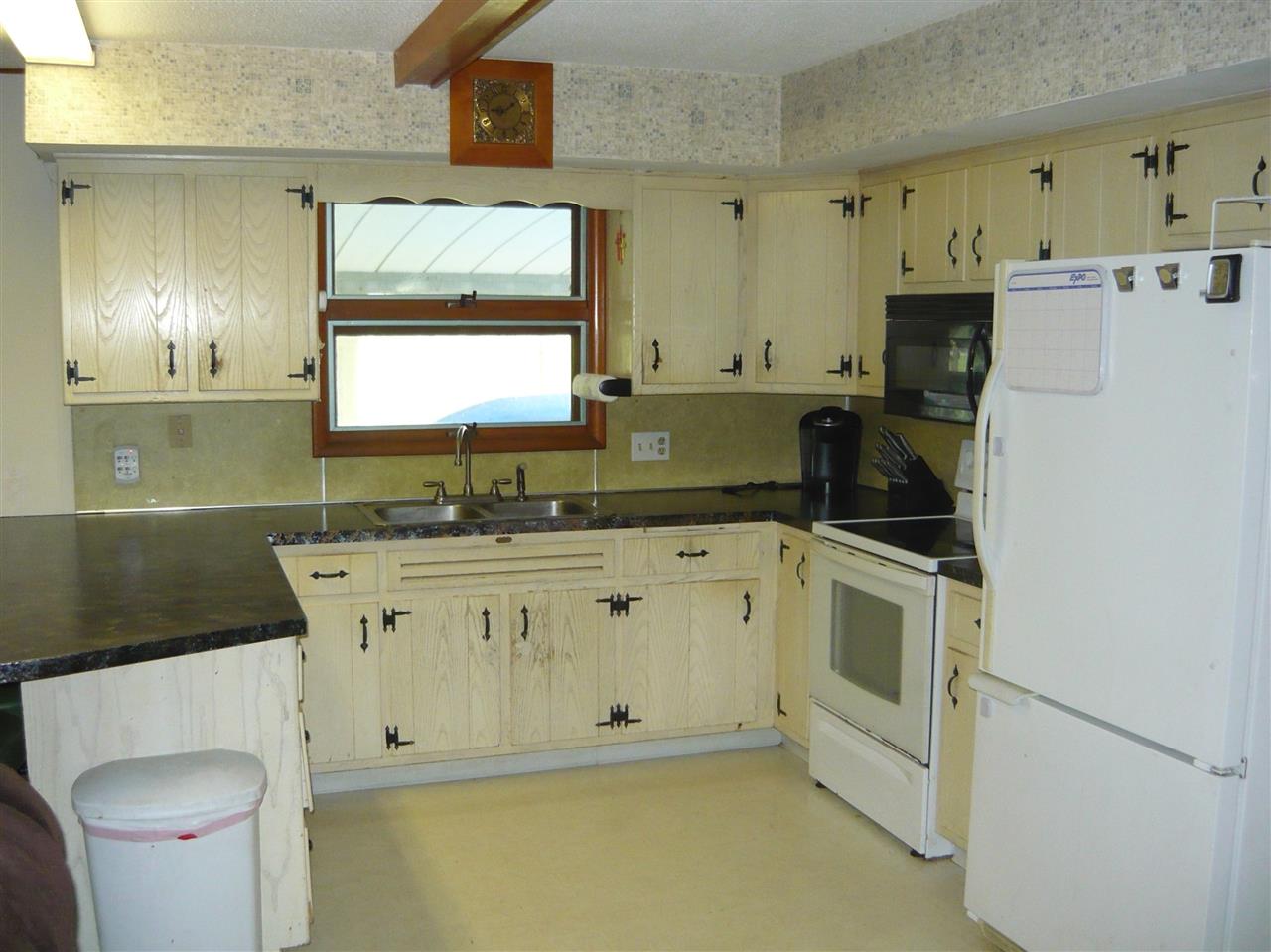 1221 Madison Street Decatur, IN 46733 - Photo 4 of 22