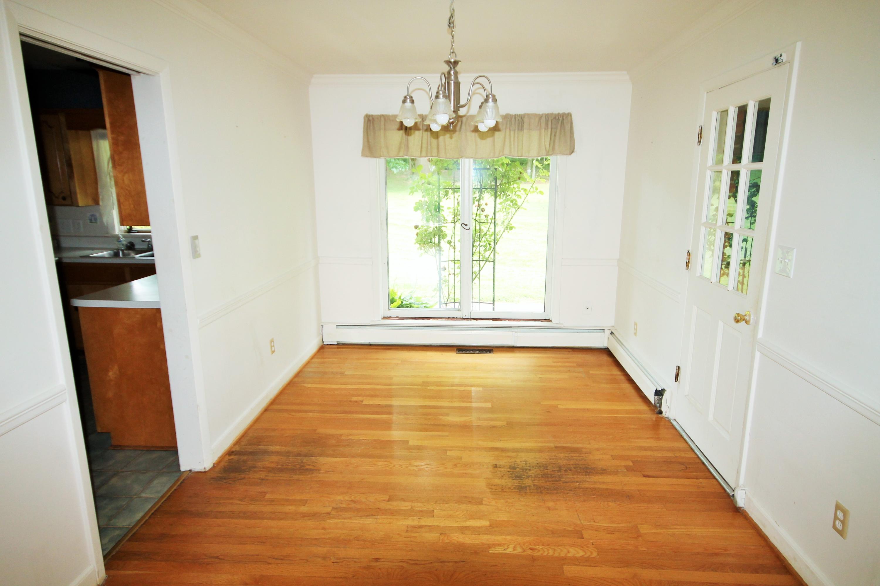 7002 Dallas Road Roanoke, VA 24019 - Photo 3 of 17 FORMAL DINING ROOM