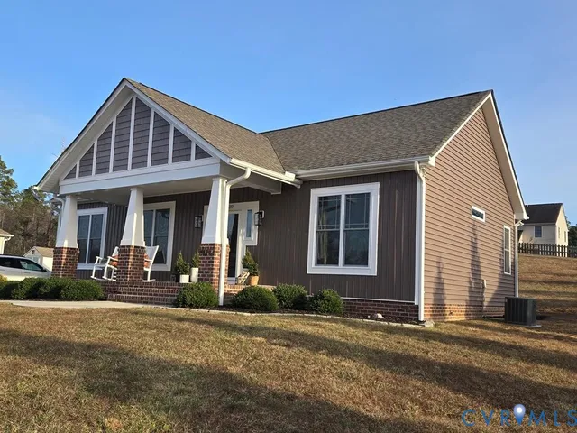 $299,900 | 110 Jay's Road, Farmville, VA 23901