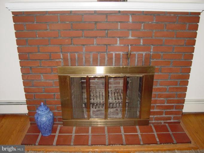 5815 Clearspring Road Baltimore, MD 21212 - Photo 3 of 18 Fireplace