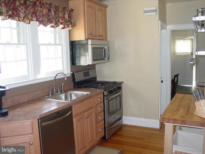 5815 Clearspring Road Baltimore, MD 21212 - Photo 6 of 18 Kitchen
