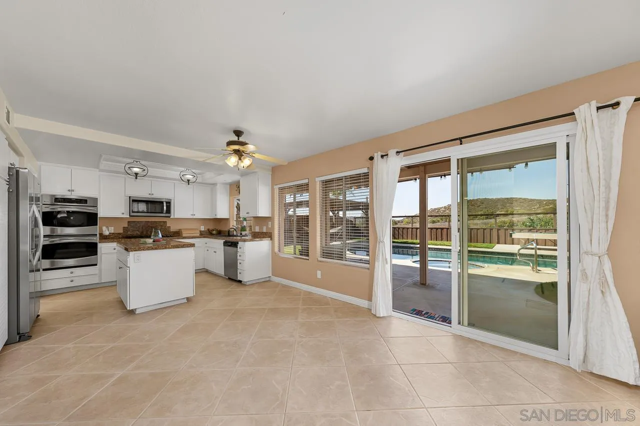 13558 Quiet Hills Drive Poway, CA 92064 - Photo 14 of 61