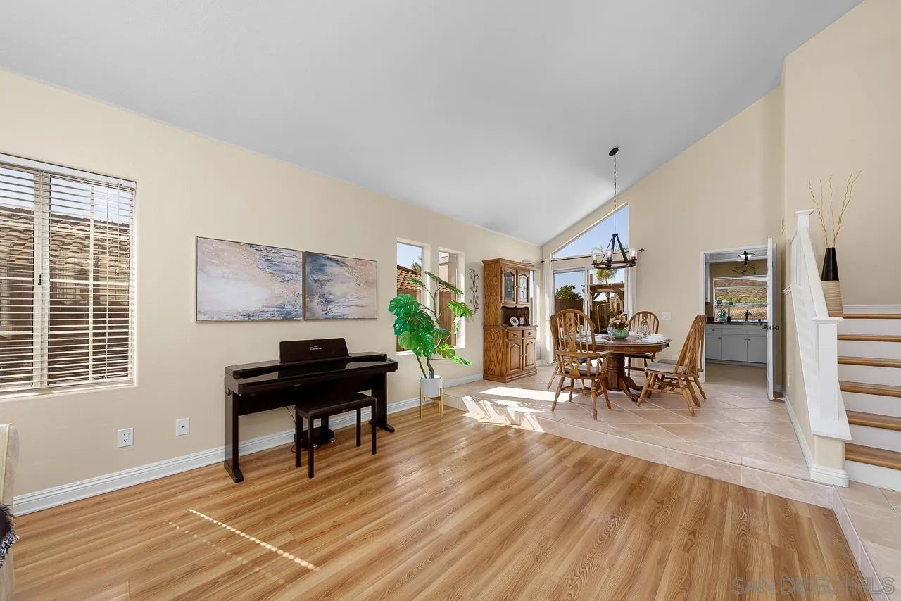 13558 Quiet Hills Drive Poway, CA 92064 - Photo 7 of 61