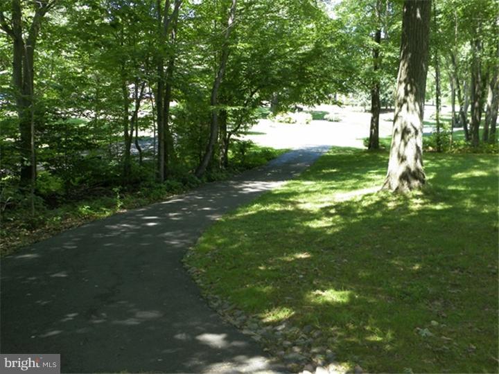 65 Pheasant Road Doylestown, PA 18901 - Photo 3 of 25 Gallery Image 3