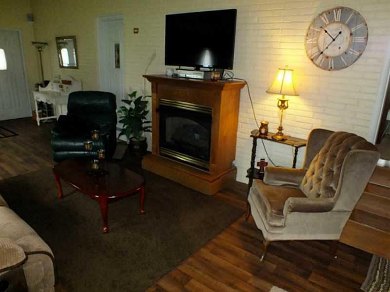 947 East Stop 11 Road Indianapolis, IN 46227 - Photo 4 of 18 Gallery Image 4